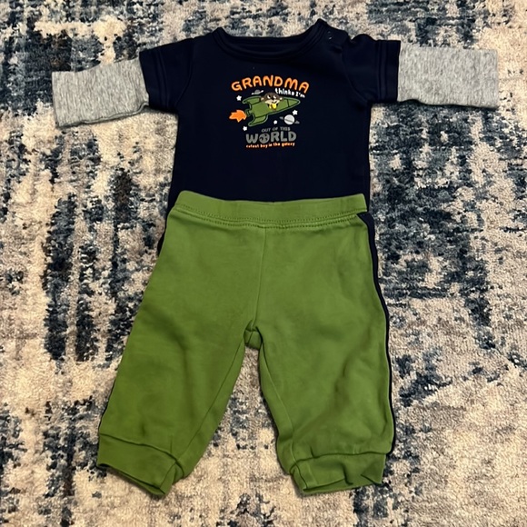 Carters NewBorn Lot (B-3) - Picture 8 of 11